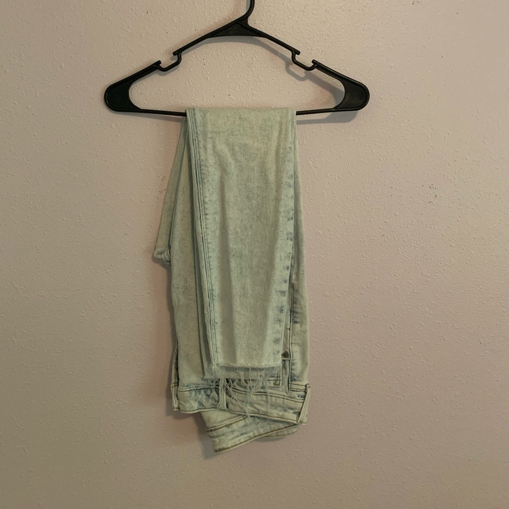 Acid Wash Frayed Hem Jeans
